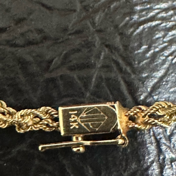 7 inch 14K Gold braided bracelet with 7 blue sapphires stones - Picture 2 of 3